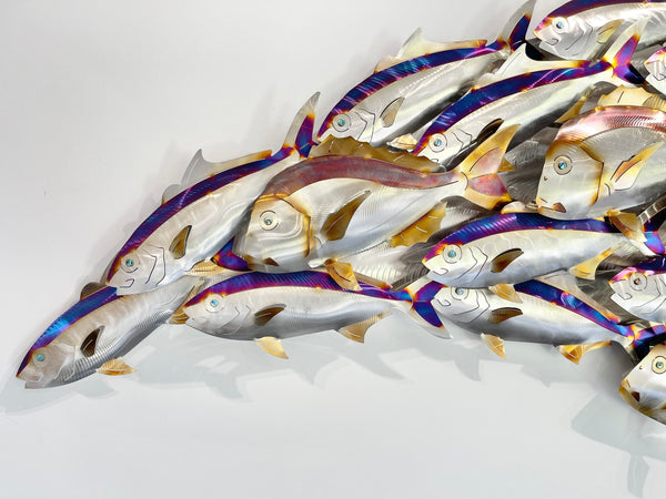 Darting Kingfish & Snapper school electric blue.